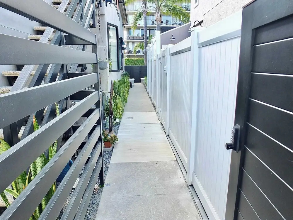 Naples Luxury Retreat - 3 BDR Stay for 6 With Rooftop Patio