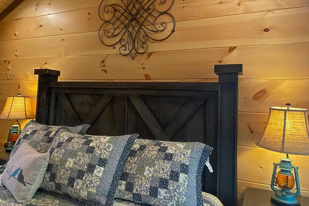 Luxury Brand New Cabin 5b 5.5ba with Arcade, Theater