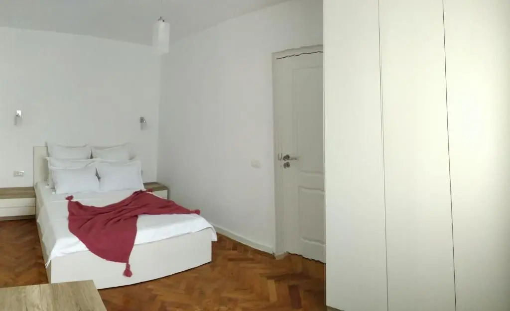 Tomis Apartment