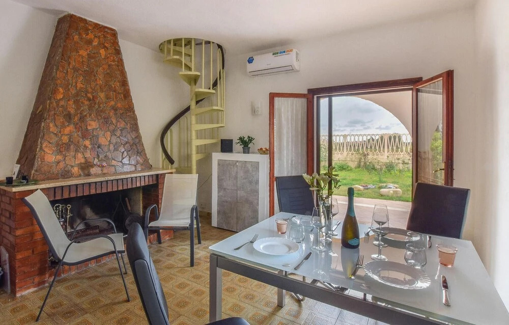 Amazing Home in Quartu Sant'elena With Wifi and 3 Bedrooms