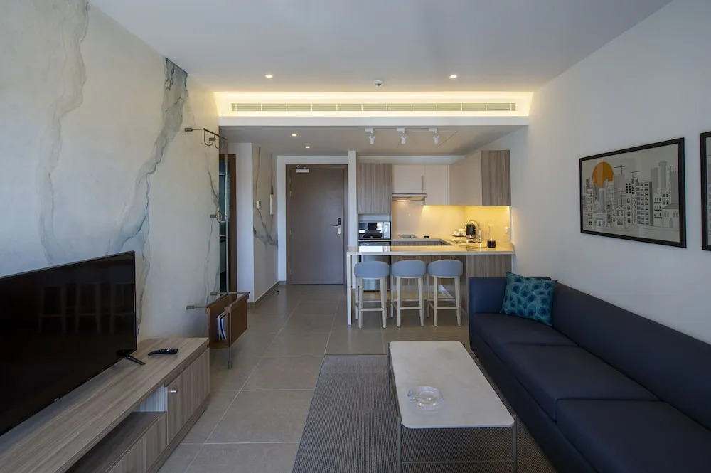 ZUR Studios and Suites