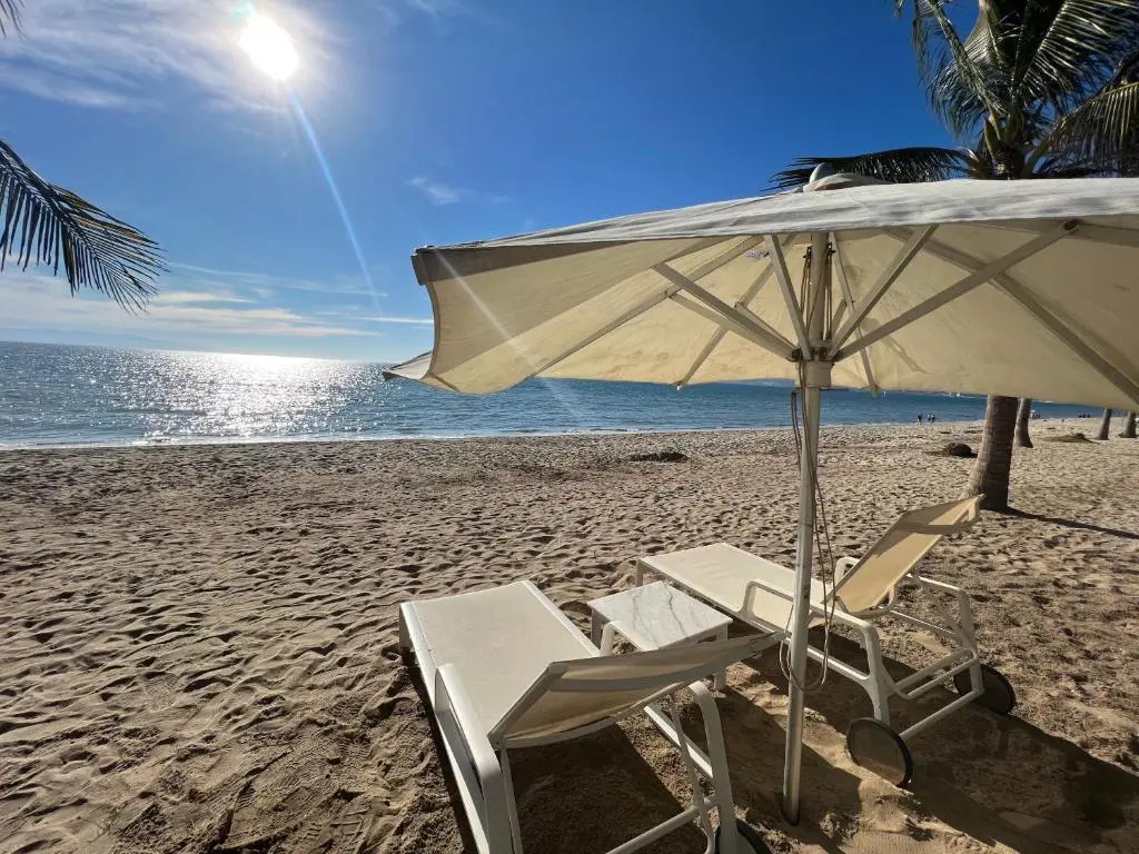 Maritima playa by Peninsula
