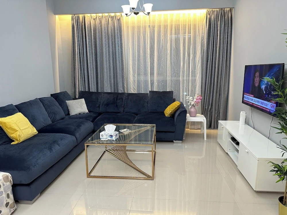 Luxurious and Spacious one Bedroom Apartment in the Heart of Dubai