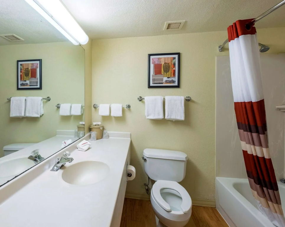 Red Roof Inn PLUS Boston - Mansfield - Foxboro