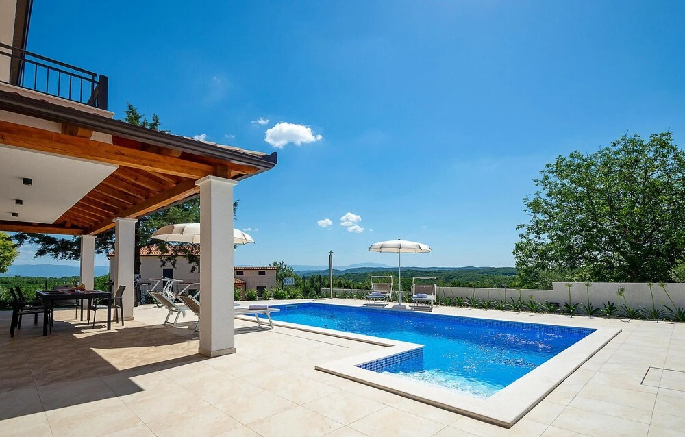 Amazing Home in Vizinada With 3 Bedrooms, Wifi and Outdoor Swimming Pool
