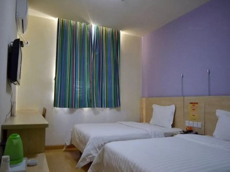 7 Days Inn Zhengzhou Erqi Square Metro Station Branch