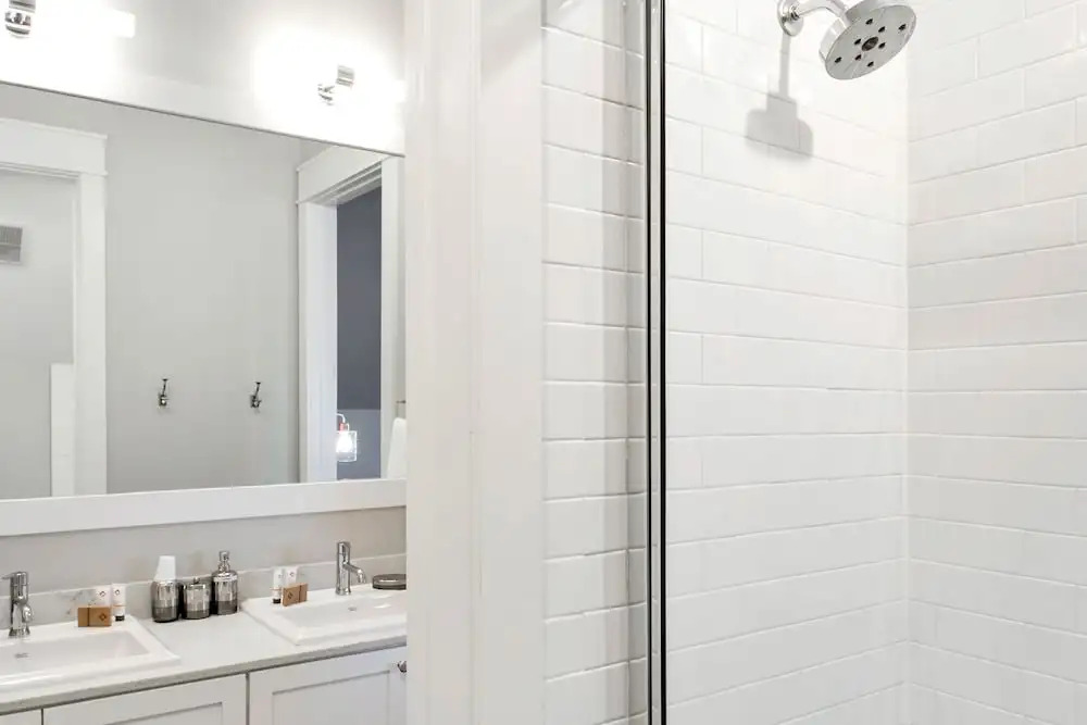 New Listing! Brand-new All-suite Poolside Oasis 3 Bedroom Townhouse
