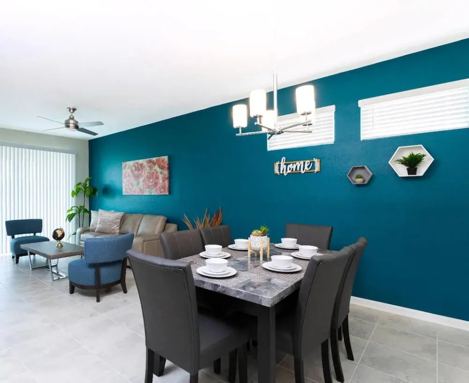 Amazing Townhome With Lake View at Storey Lake Resort