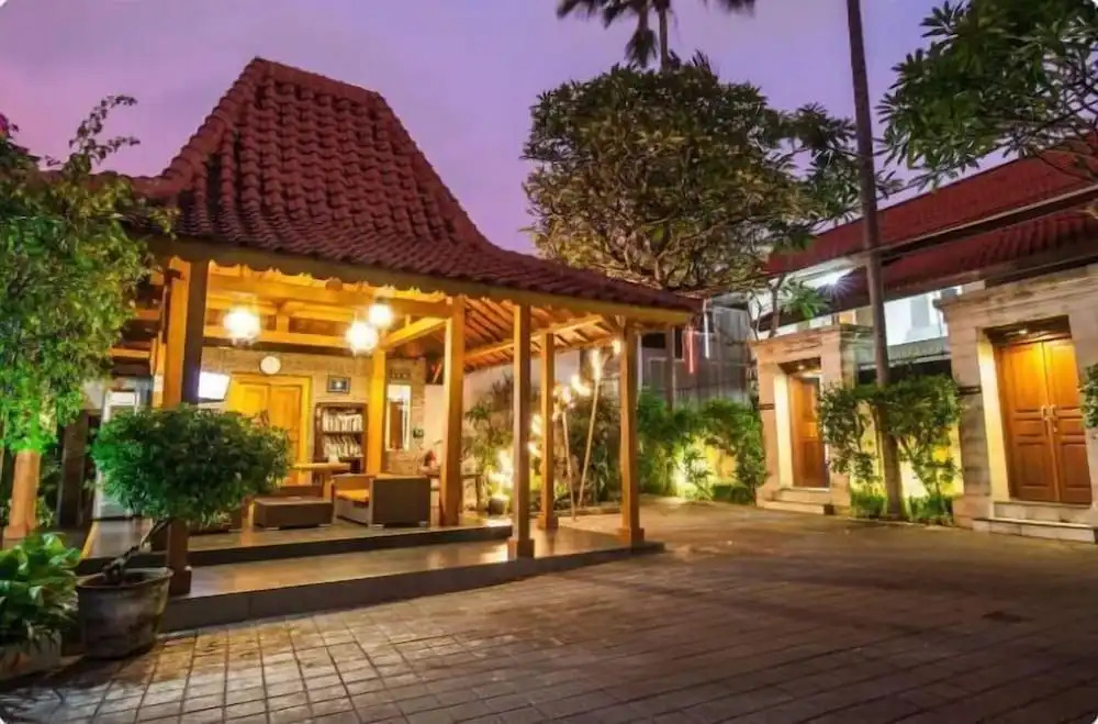 SMV . 6-BR · 6BR Pool Prime Area Walk to Beach N Shops Legian
