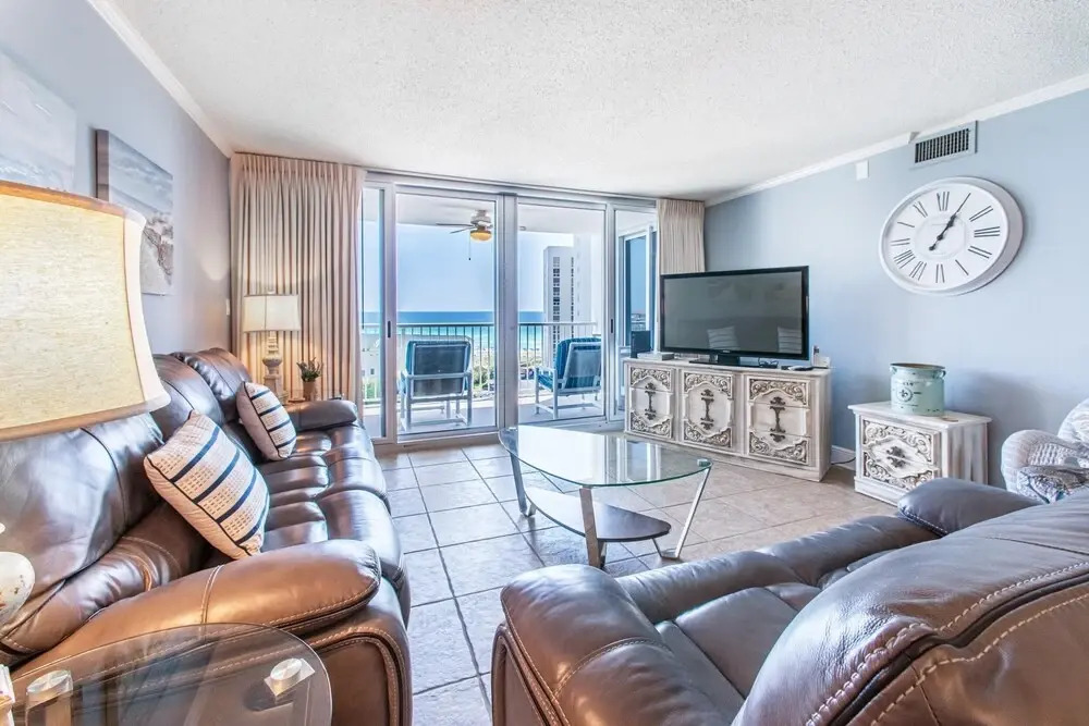 Shoreline 3073 Condo by RedAwning