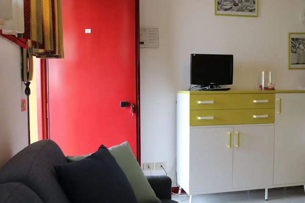 Colorful Studio by the Beach-beahost