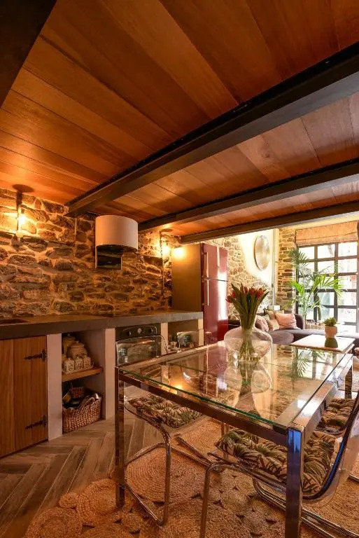 Akakia’s house