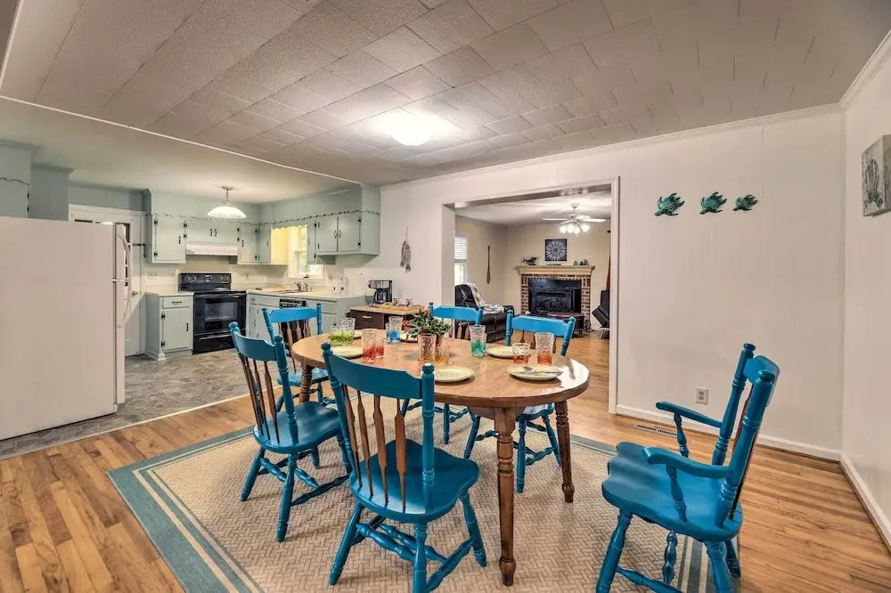 Coastal Retreat! Harkers Island Boating Base