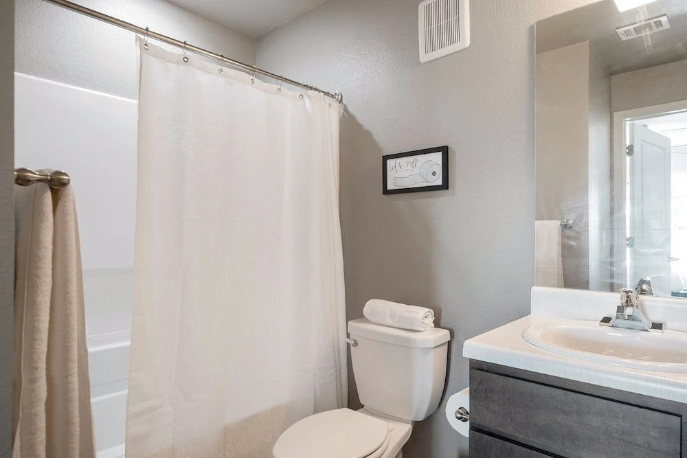 The Luxe Suites at University of Arkansas