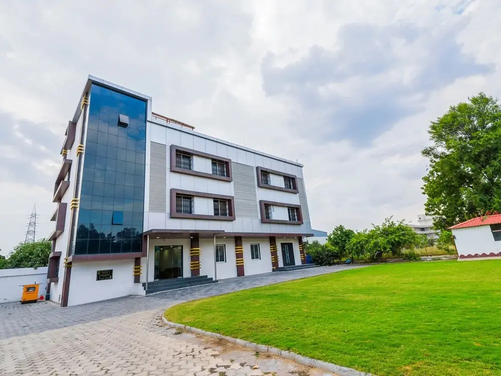 OYO 22349 Hotel Rainbow Inn