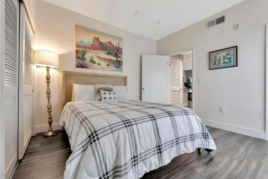 1 Luxury Apartment