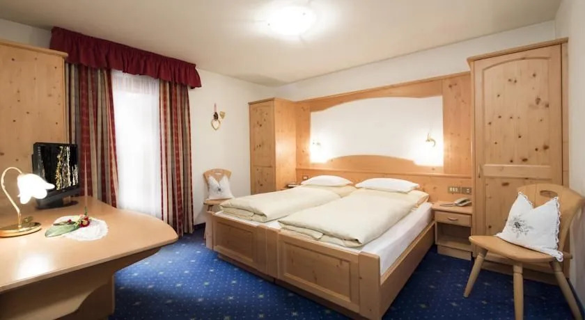 Adria Garni B&B Residence Corvara