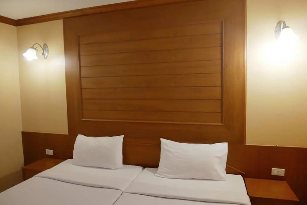 Jed Pee Nong Hotel โรงแรมเจ็ดพี่น้อง