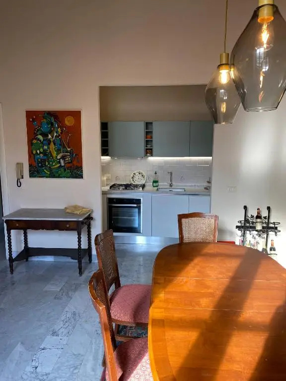 Renovated apartment with 3 bedrooms in an historic palazzo between port and old town