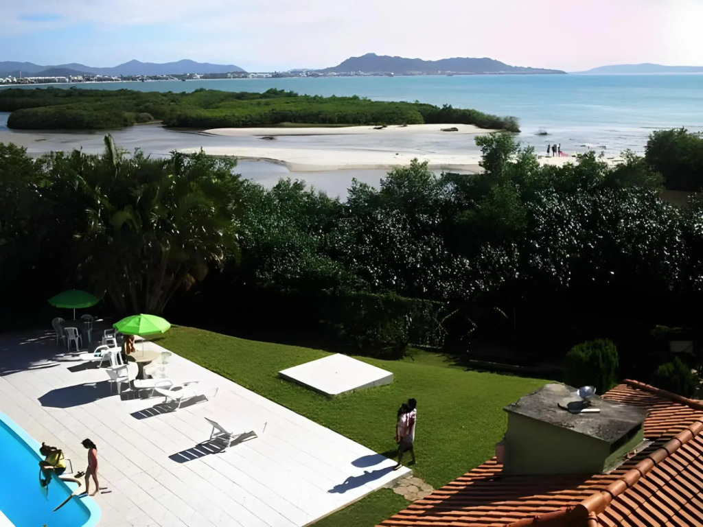 Apartamento pé na areia de 1 dormitório com vista para Praia ou vista lateral Pontas das Canas