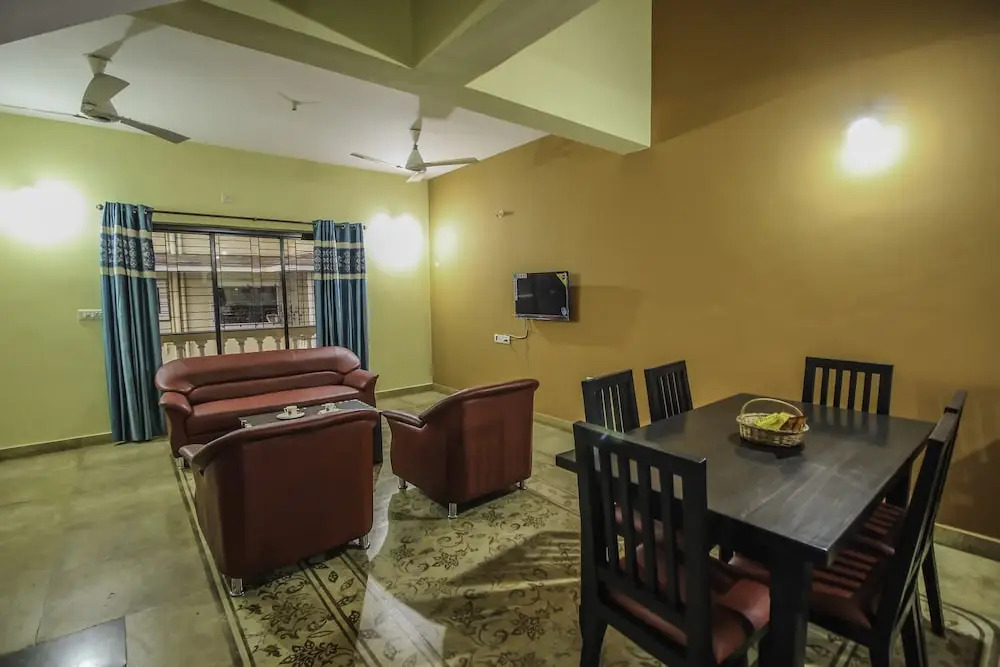 OYO 10402 Home 4 BHK Villa near Mandovi River
