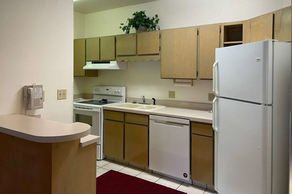 Edgewater Inn and Suites, an Ascend Collection Hotel