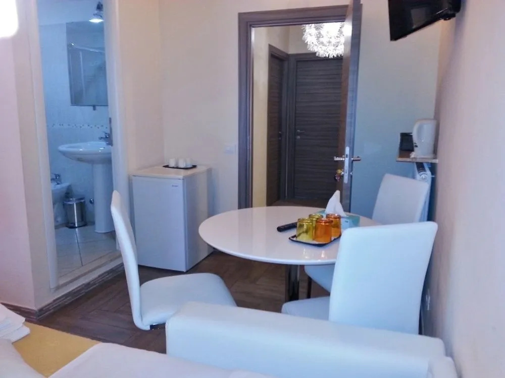 Napoleone Suite