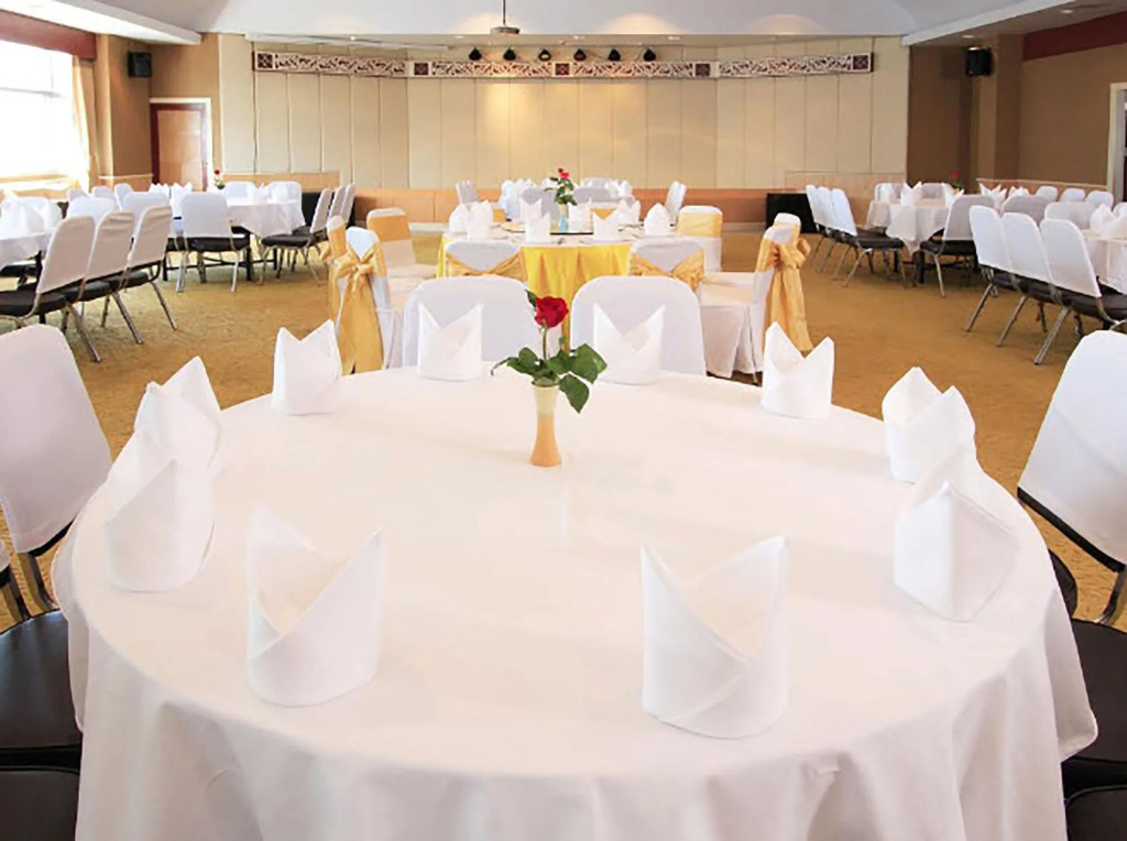 Golden Crown Grand Hotel