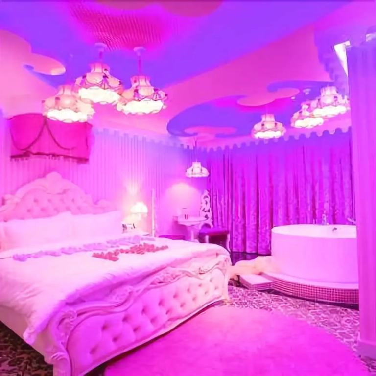 Weiman Couples Hotel