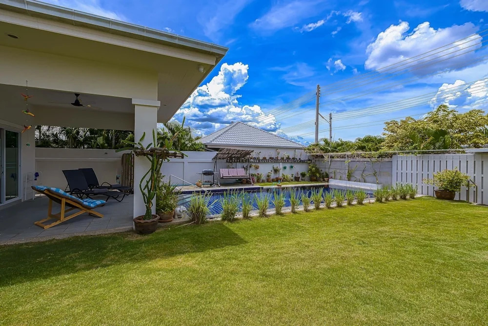 Cozy Modern 3 Bedroom Pool Villa L70