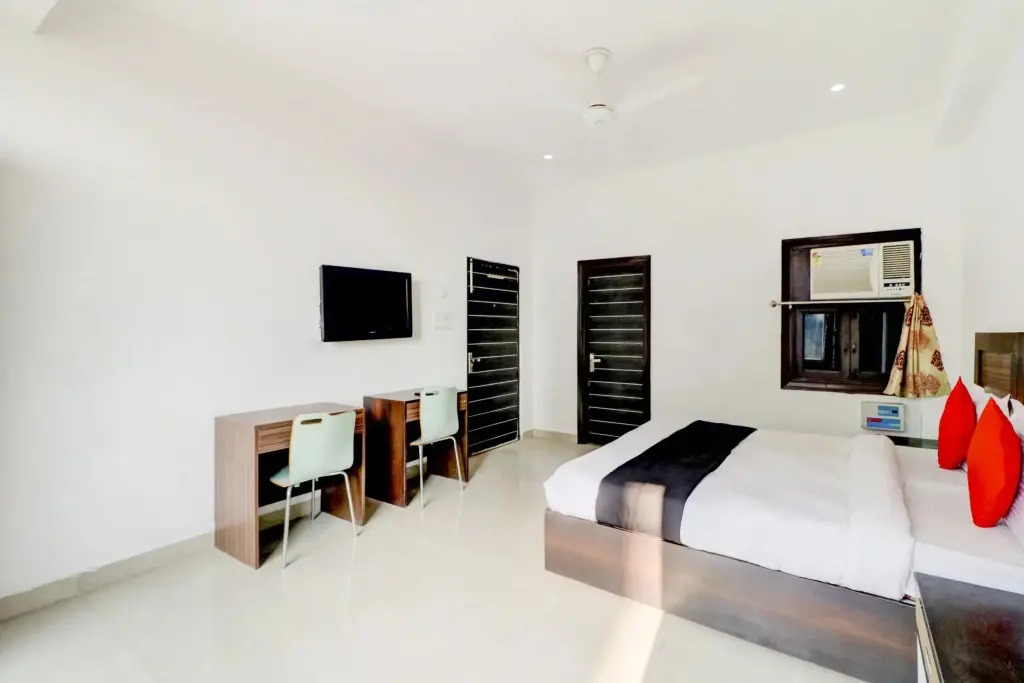 Hotel Libet by OYO Rooms