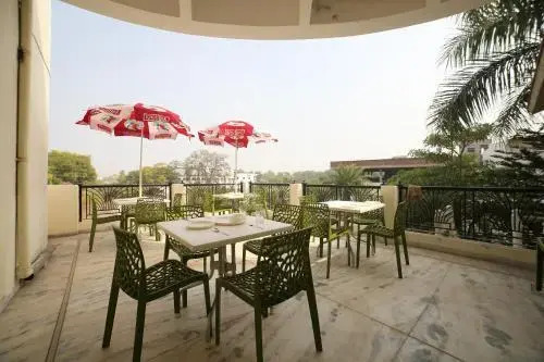 Royal Stay by OYO Rooms