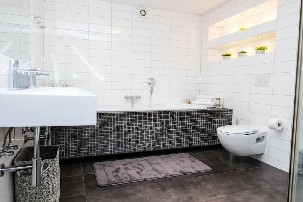 #stayhere - Spacious Luxury Town Hall 3BDR Apartment