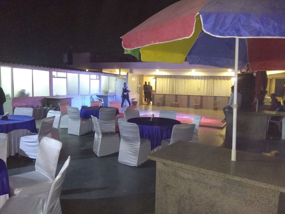Airport Hotel Mahal