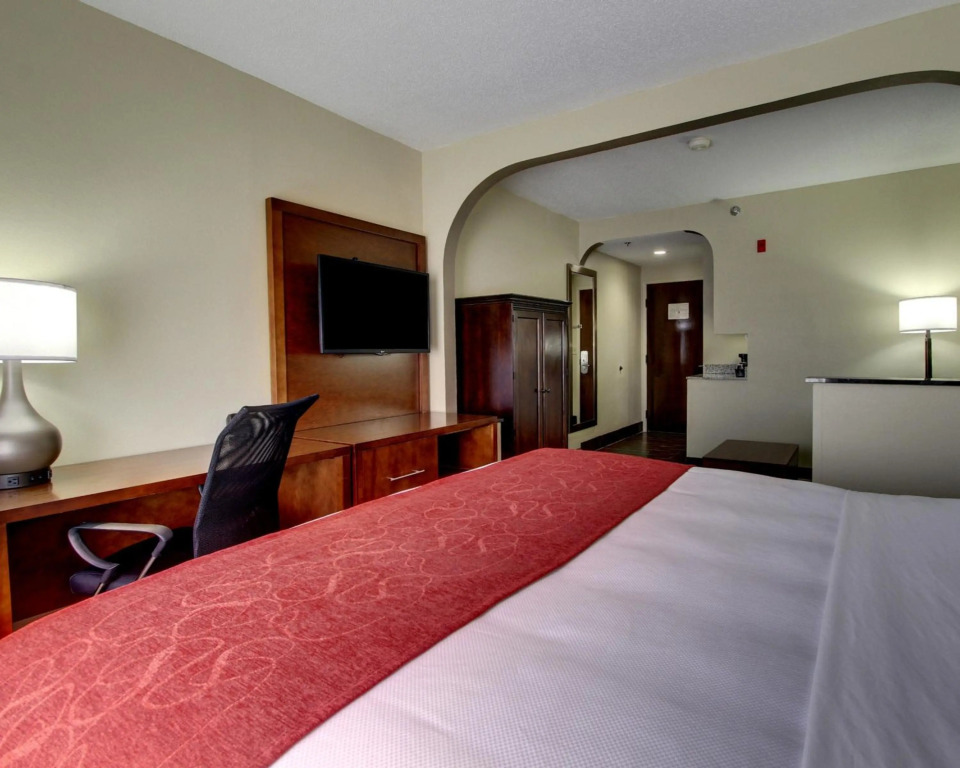 Comfort Suites University - Research Park