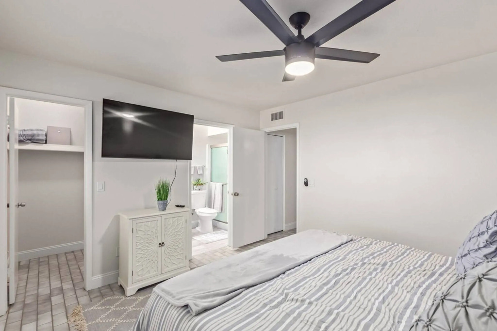 Stunning Hunter Single Family Home in the Heart of Mesa