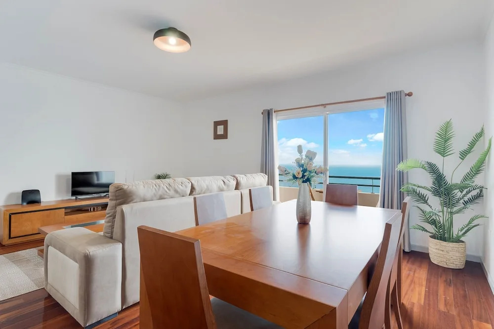 Santa Cruz Apartment