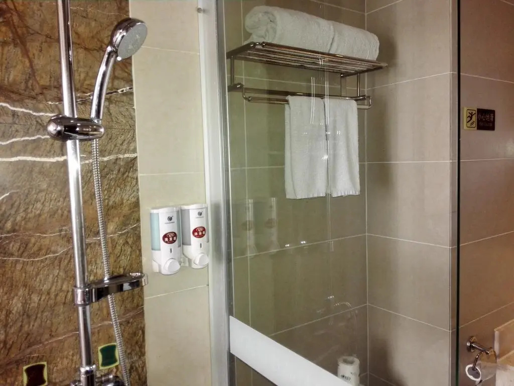 Vienna Hotel Nanyang People Road