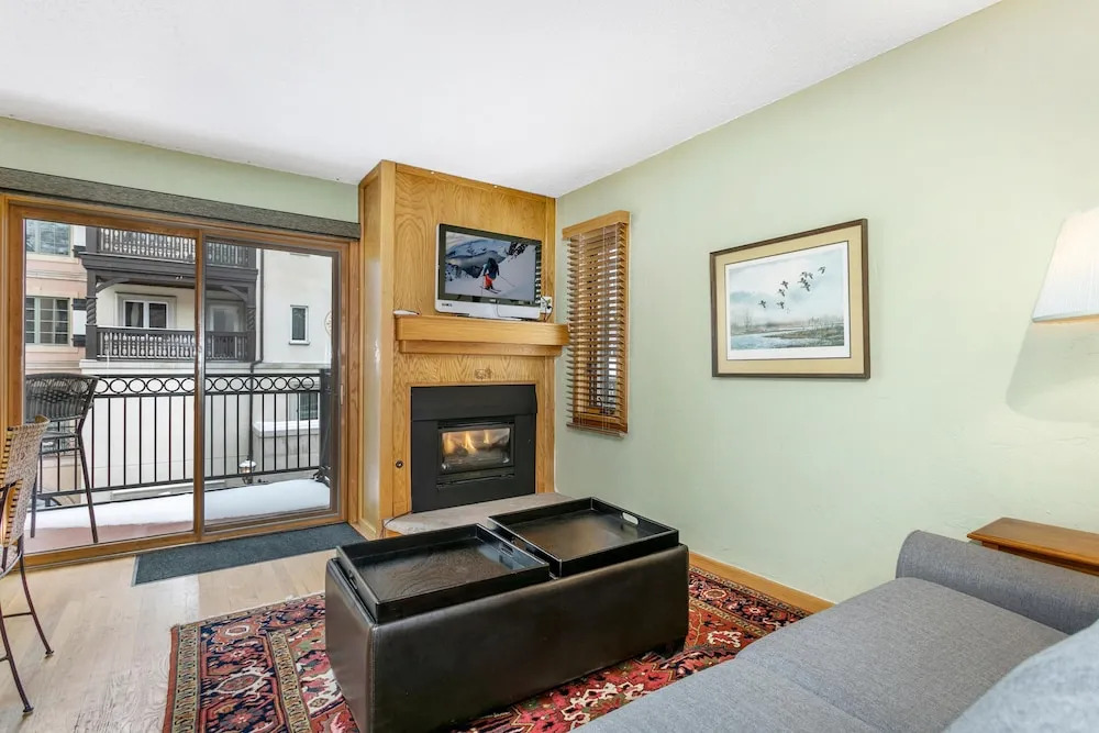 Lifthouse 306, Studio Condo
