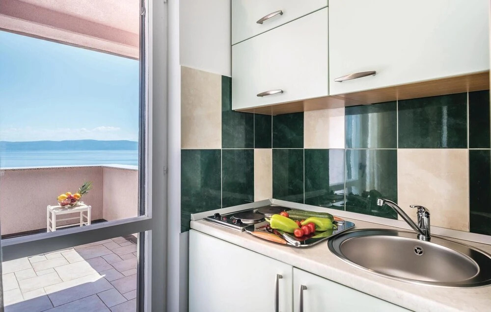 Beautiful Home in Ravni With Wifi and 3 Bedrooms