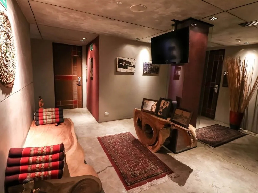 Nida Rooms Khlong Toei le Metro