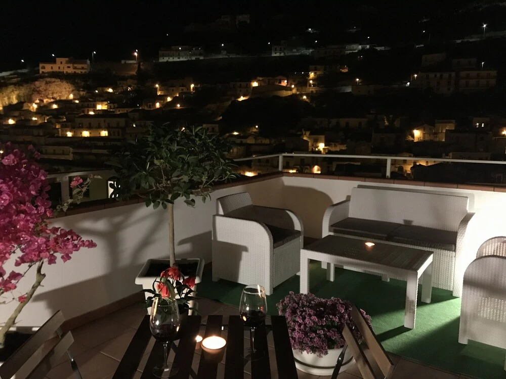 Holiday Rooms Portale Pirrera