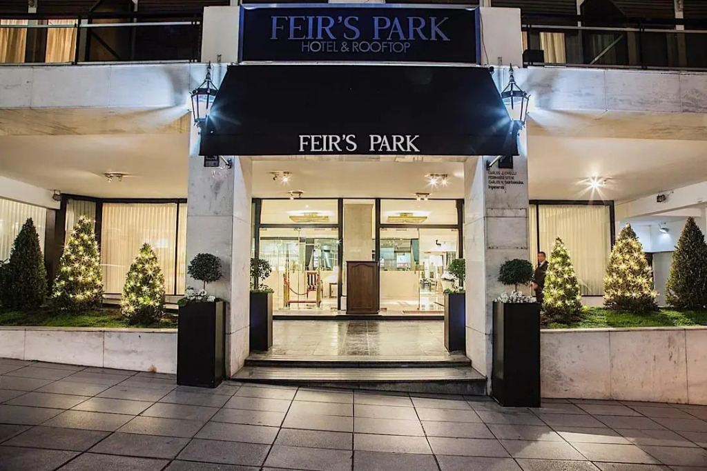Feirs Park Hotel & Rooftop