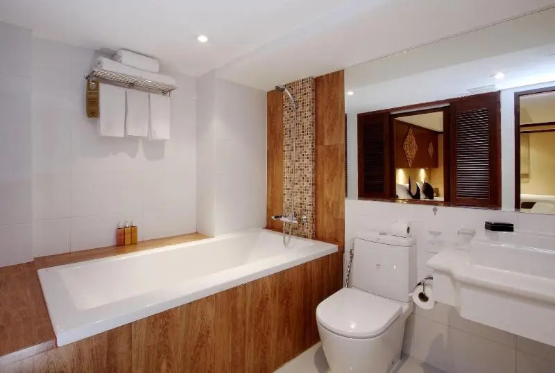 Rayaburi Hotel Patong