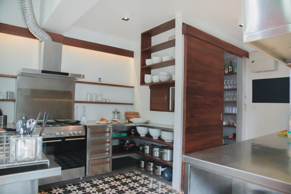 Modern 5 bedroom central pool villa - Rose Apple Residences