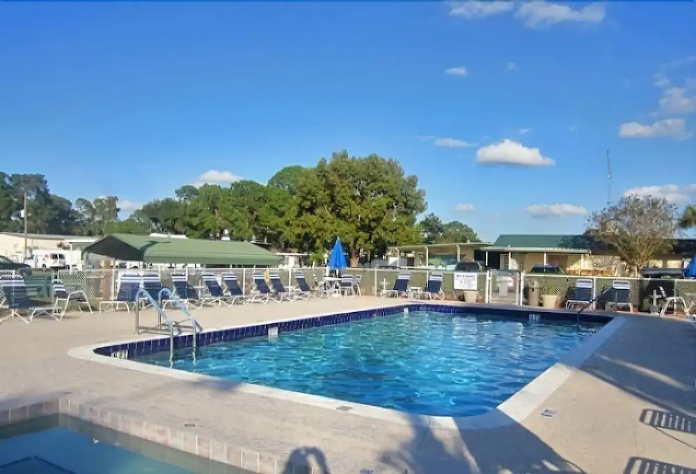 Harbor Lakes RV Resort