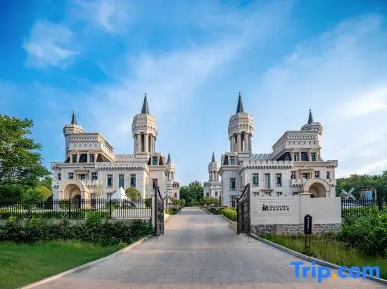 Yantai Yangma Island Seaview Castle Homestay (Huandao Road)