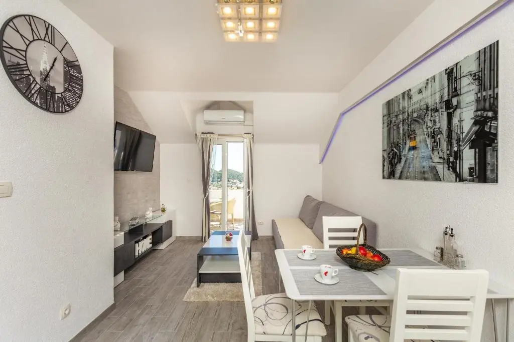 Apartment Horizon
