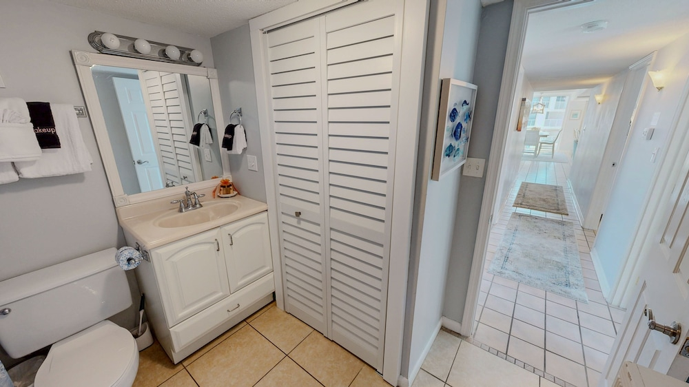 Shoreline Towers 2111 3 Bedroom Condo