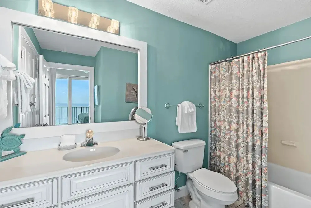 Beachfront Access, 2 Pools, Beach Service w/ Chairs Emerald Isle Resort 1308